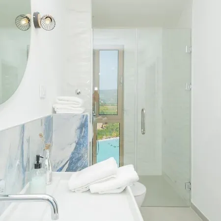 Luxury Blue With A Pool Zmijavci