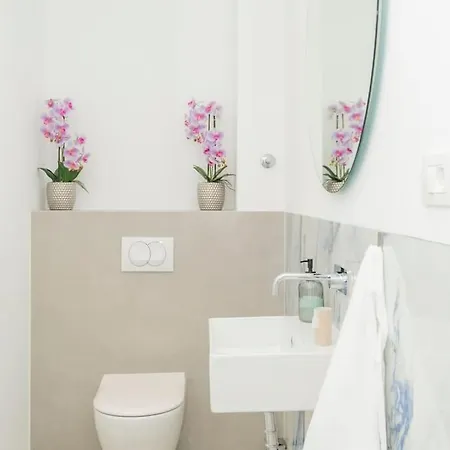 Luxury Blue With A Pool Villa Zmijavci