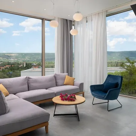 Luxury Blue With A Pool 4* Zmijavci
