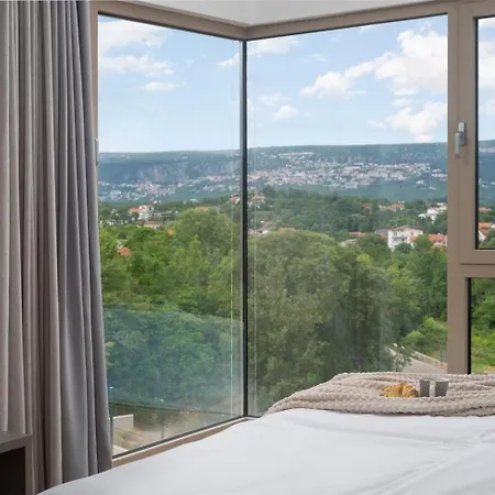 Vendégház Luxury Blue With A Pool 4*