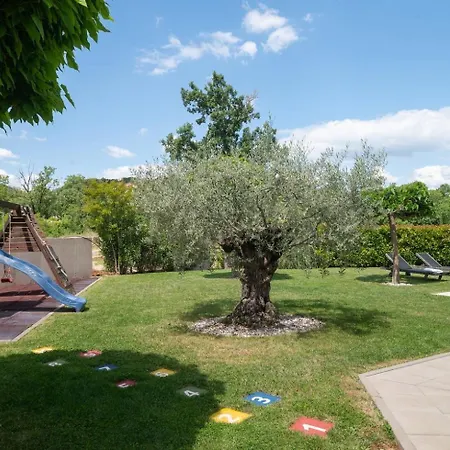 Vendégház Luxury Blue With A Pool