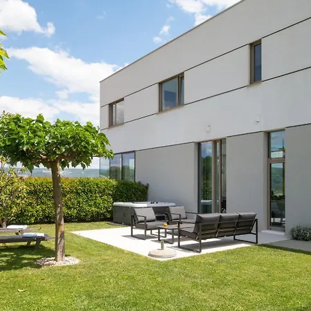 Luxury Blue With A Pool Vendégház 4*