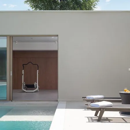 Vendégház Luxury Blue With A Pool 4*