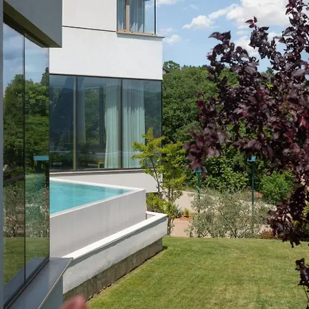 Luxury Blue With A Pool