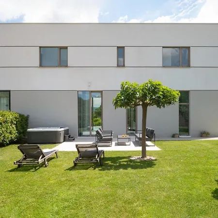 Vendégház Luxury Blue With A Pool
