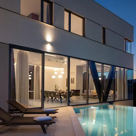 Vendégház Luxury Blue With A Pool